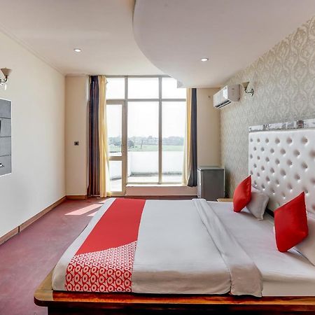 Oyo 71042 Sahara Estate Otel Gorakhpur Dış mekan fotoğraf