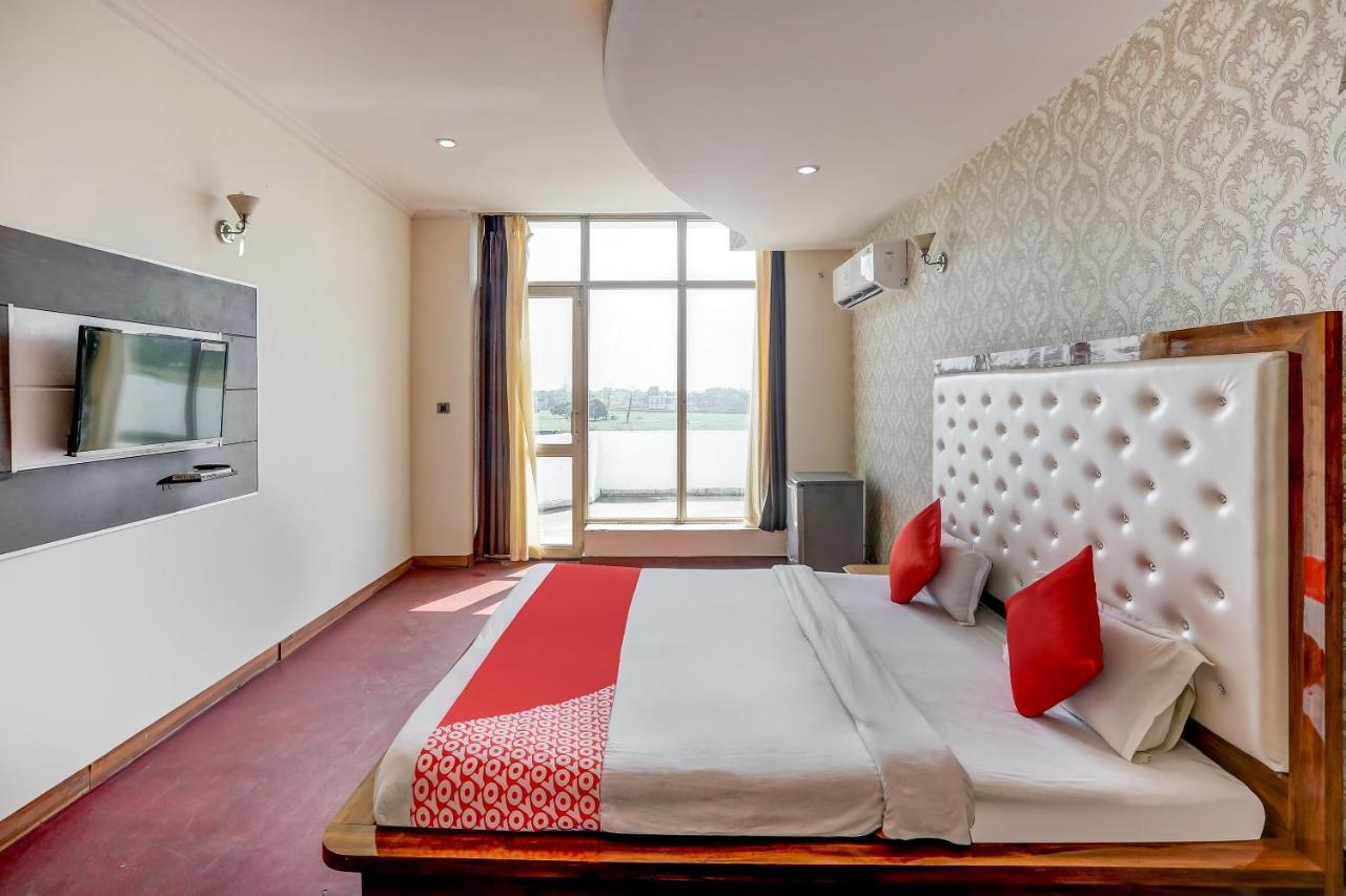 Oyo 71042 Sahara Estate Otel Gorakhpur Dış mekan fotoğraf