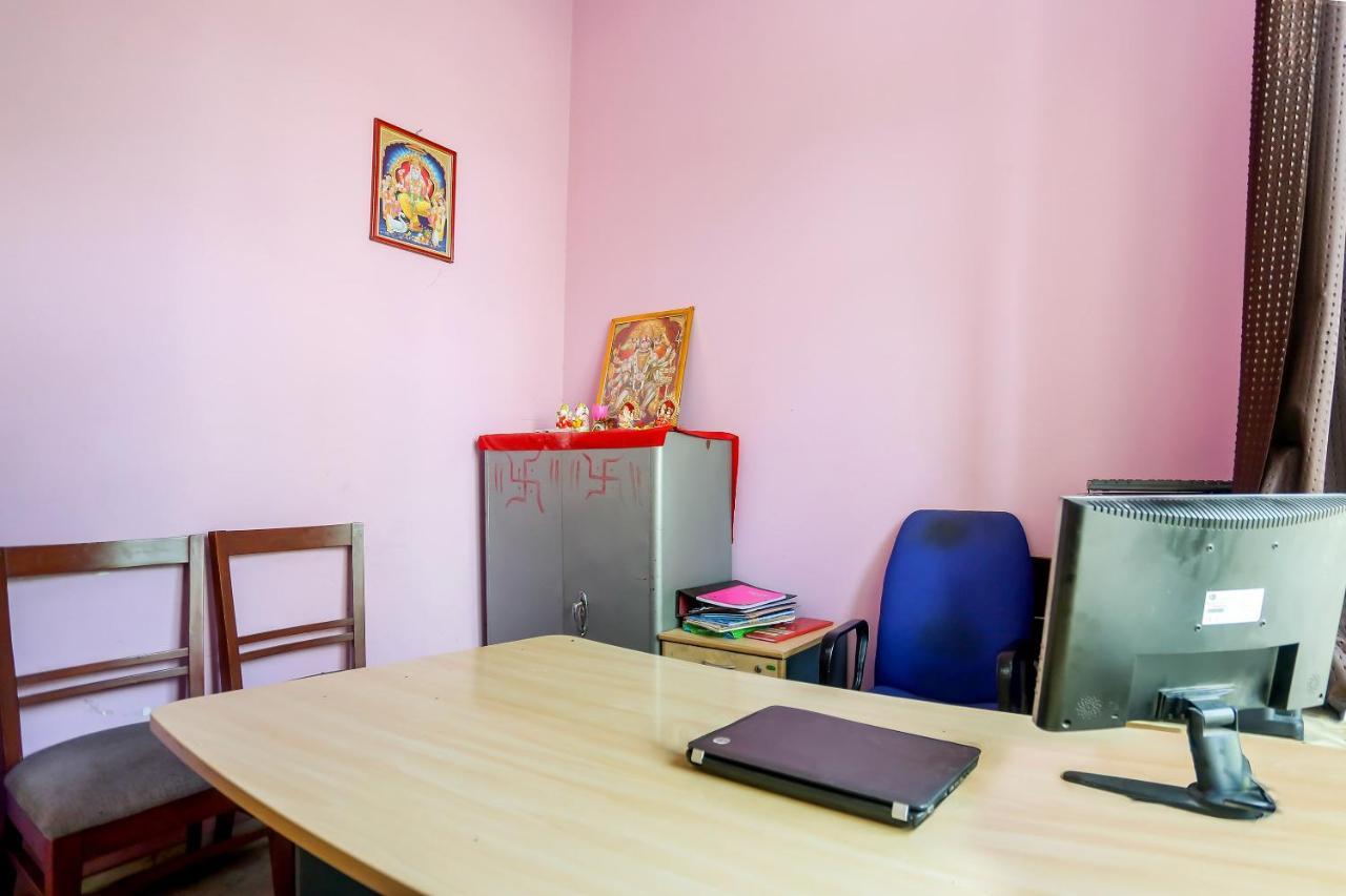 Oyo 71042 Sahara Estate Otel Gorakhpur Dış mekan fotoğraf