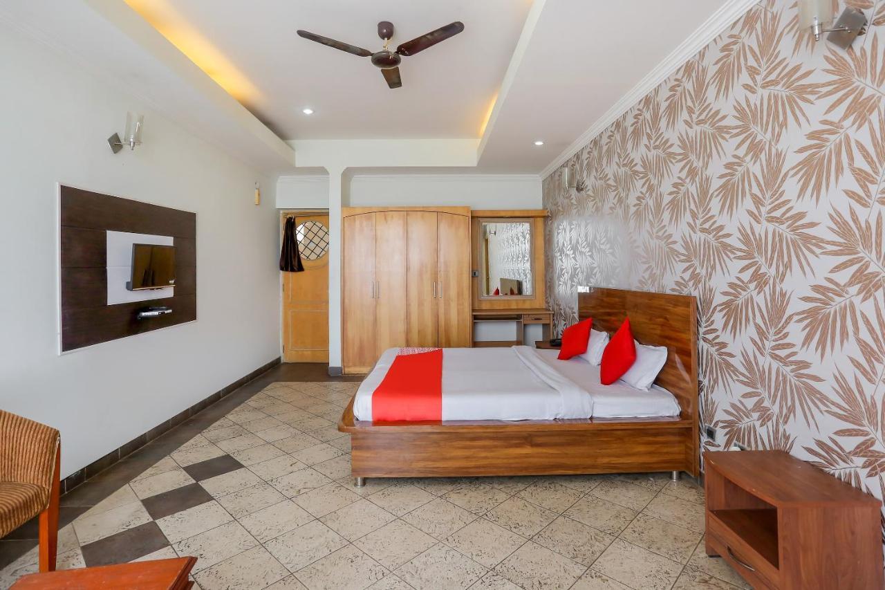 Oyo 71042 Sahara Estate Otel Gorakhpur Dış mekan fotoğraf