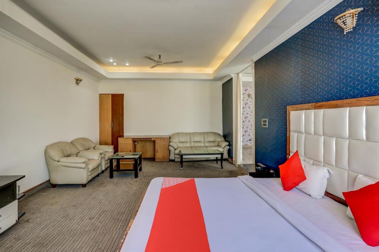 Oyo 71042 Sahara Estate Otel Gorakhpur Dış mekan fotoğraf